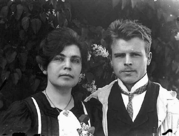 Методика чернильных пятен Роршаха была придумана в 1921 году психиатром из Швейцарии Германом Роршахом. 