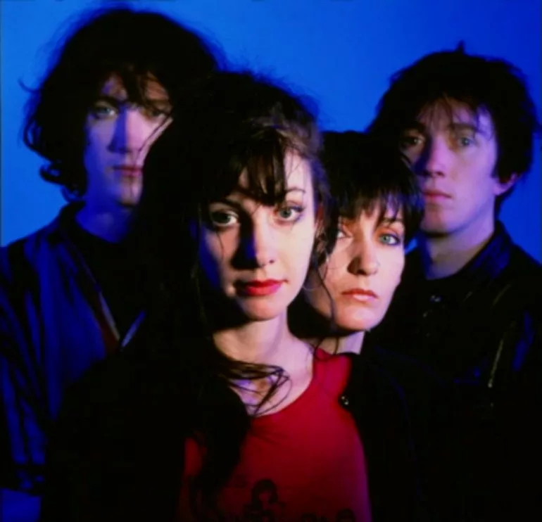 Loveless группа. Mbv группа. Группа my bloody valentine. Loveless группа. Colm o'ciosoig.