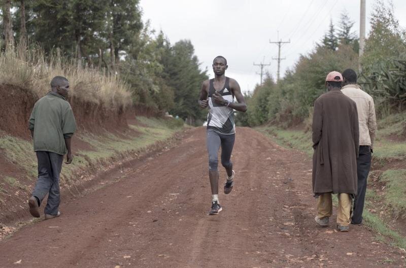 Корнелиус Кембои. Пробежка. Подготовка к играм.