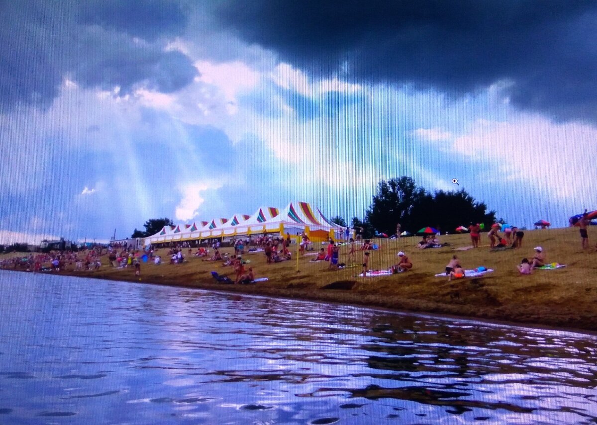 Июнь, вид с воды на Яровое