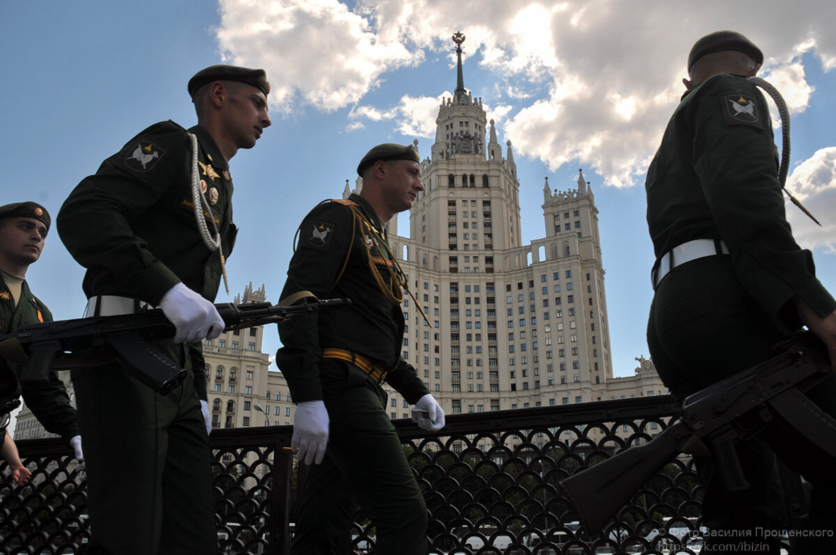 1 06 2020. Полицейские на красной площади. Москва 24 июня. 24 Июня 2020. События в Москве 24 июня.