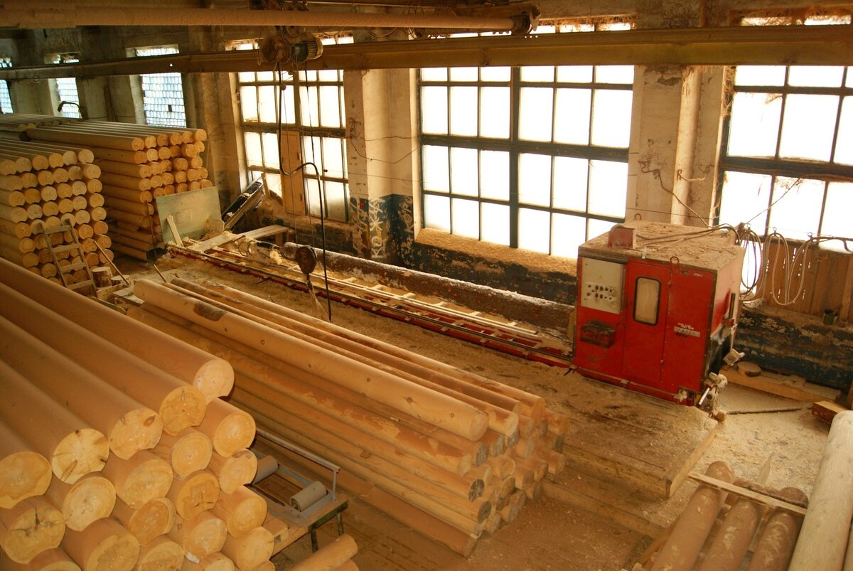 Мы строим дома, бани из оцилиндрованного бревна и клееного бруса, сборно - щитовые. Смотрите наш сайт купидомизбревна.рф