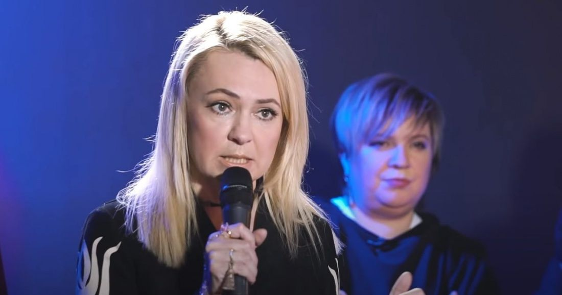 Жена двукратного олимпийского чемпиона по фигурному катанию Евгения Плющенко - музыкальный продюсер Яна Рудковская заявила о борьбе с папарацци и рассказал о новой системе для сбивания дронов. 
