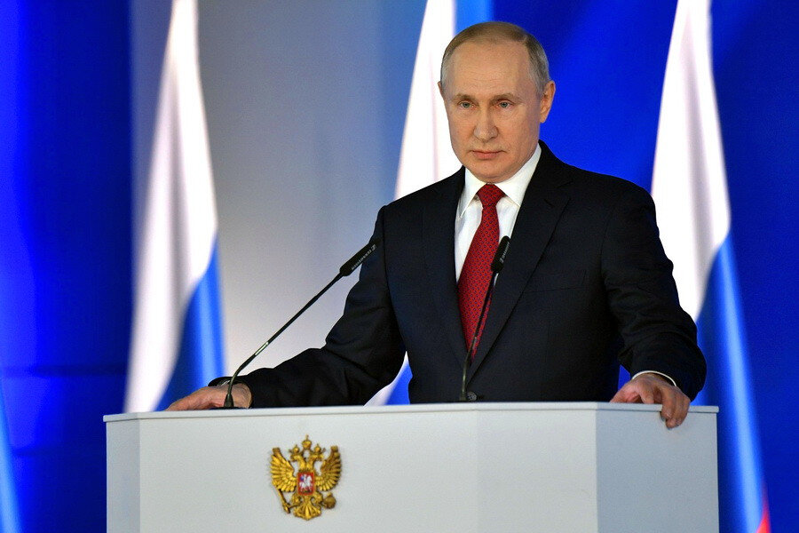 Президент В.В. Путин во время одного из посланий Федеральному Собранию.