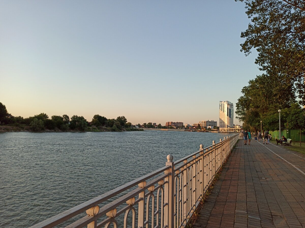 Глава Краснодара поделился планами по благоустройству набережной реки Кубань - К
