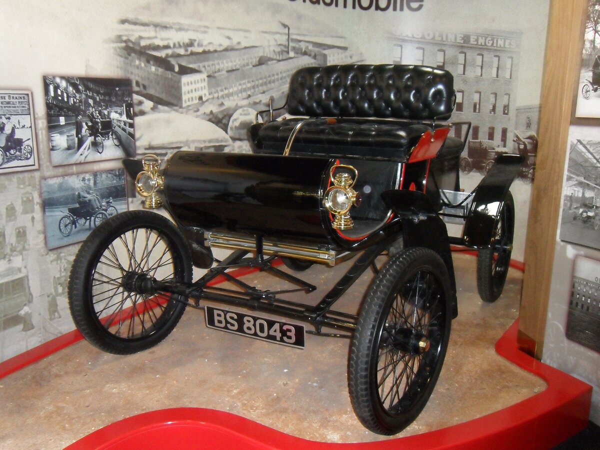 Curved Dash Oldsmobile (1901-1907)