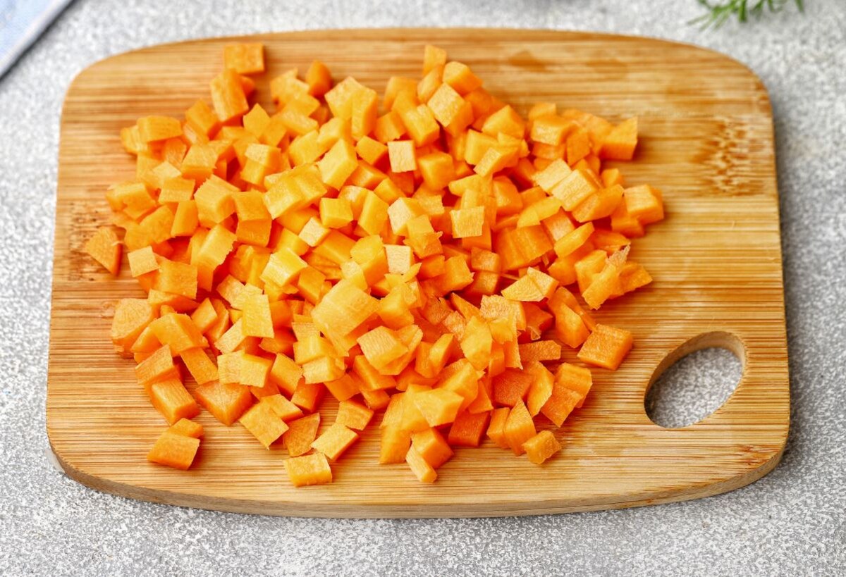 Когда есть тыква, то всегда делаю баночку мармеладного джема с кусочками апельсина.