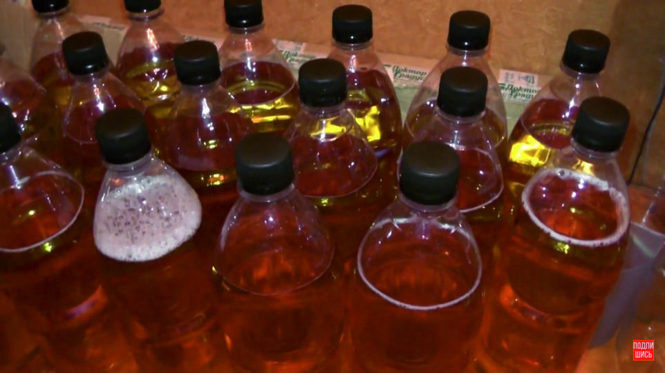 Кадр из личного видео автора. Изображение медового пива.