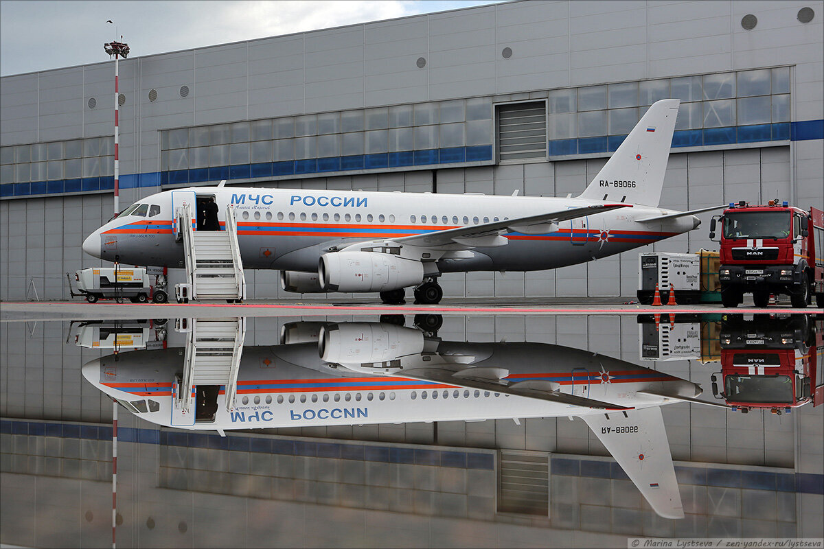 Sukhoi Superjet 100 МЧС России