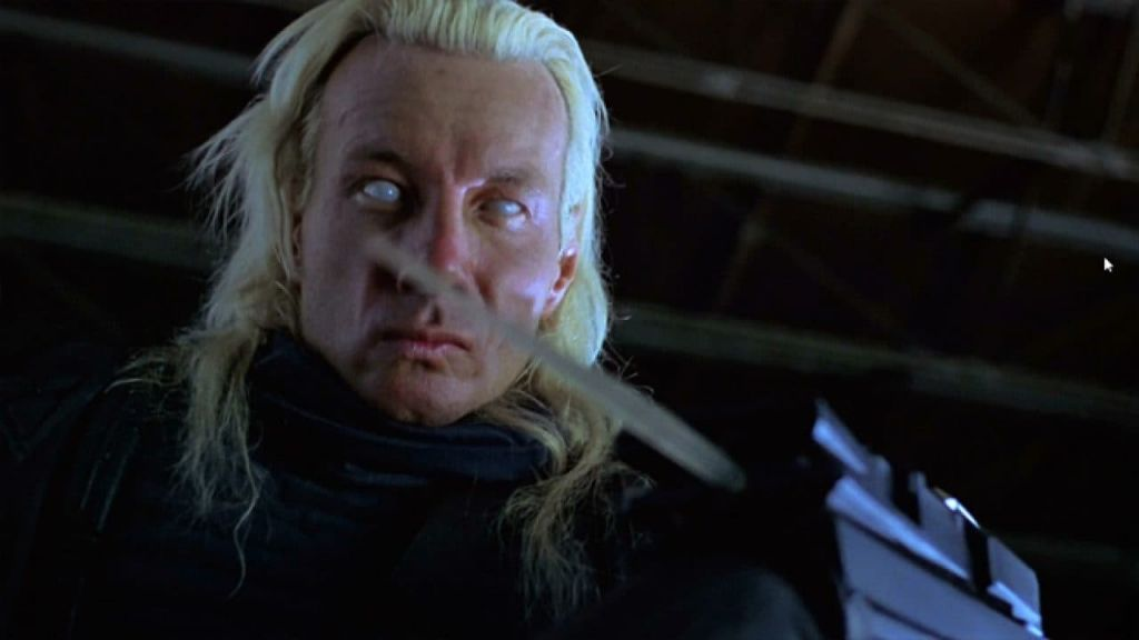 кадр из фильма "Ангел тьмы"