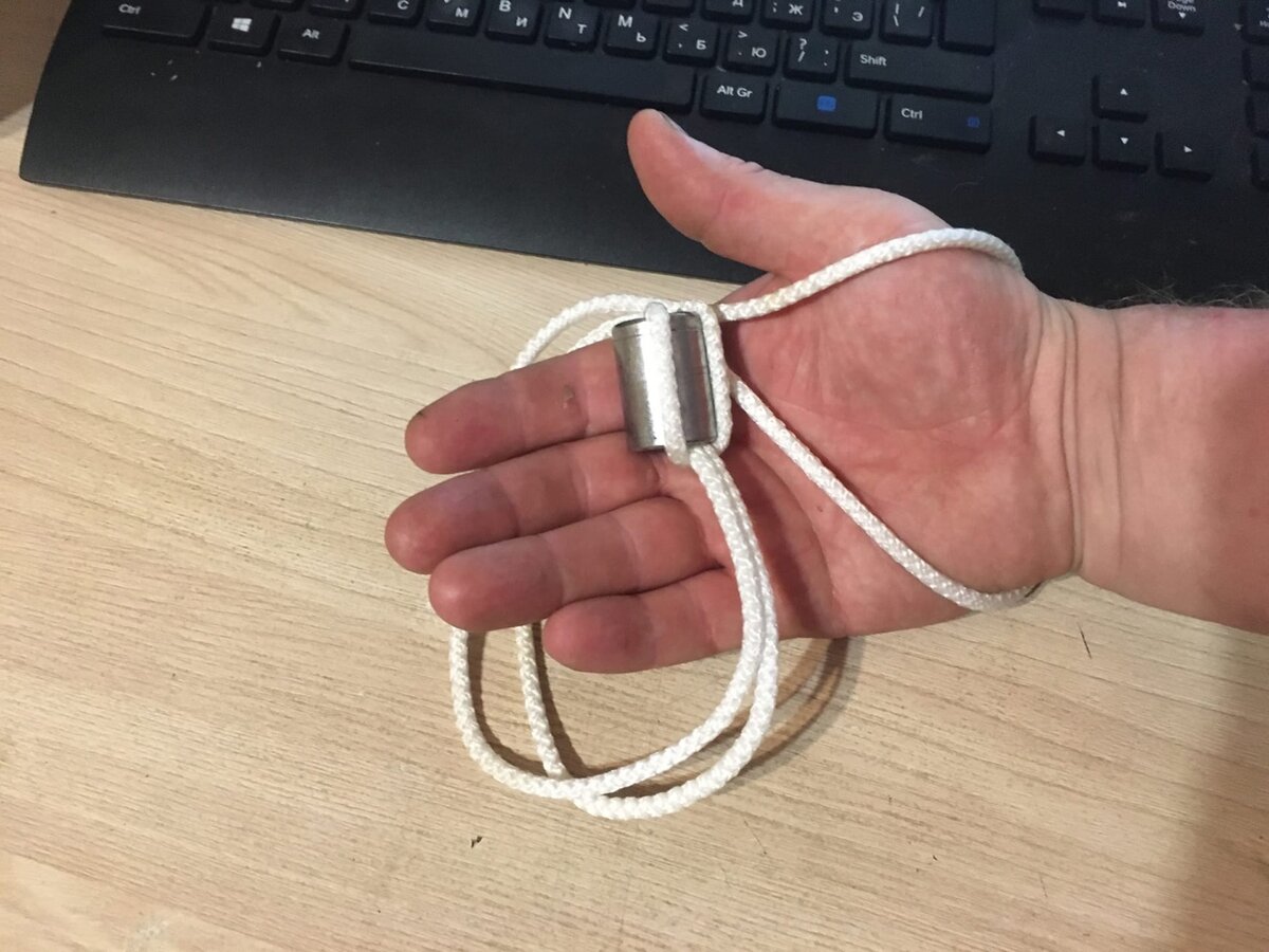 Петлю на руку