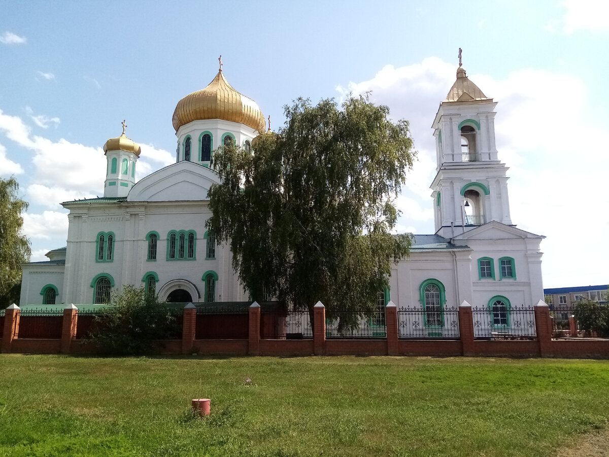 Храм Троицы Живоначальной. Кантемировка.