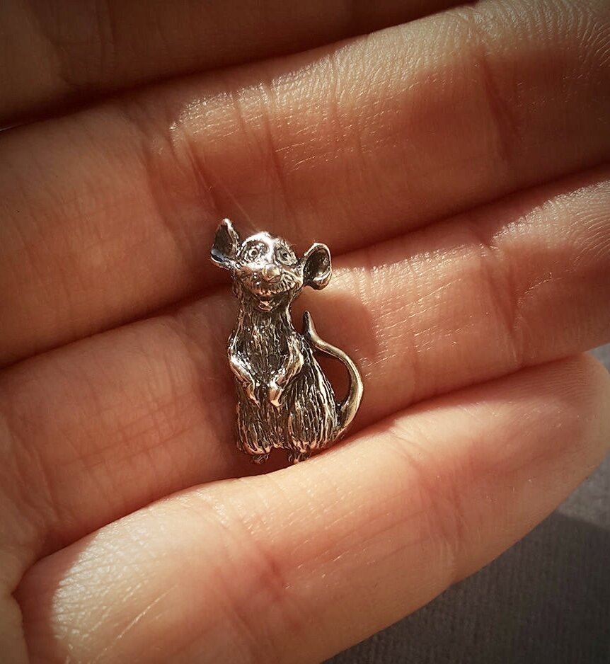 Теперь в моем кошельке живут не только деньги)). Как вам такая милашка?