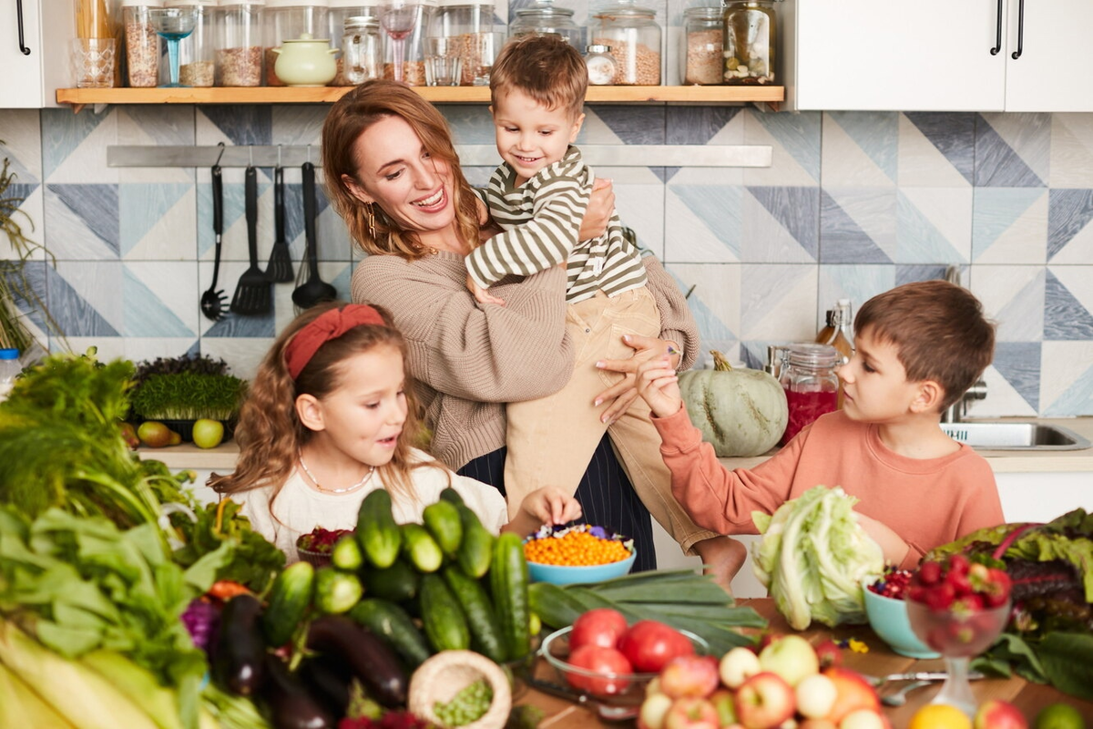 Всей семьей 27 результаты. Сбалансированное питание для всей семьи. Вегетарианство и дети. Нутрициология для детей. Здоровое пищевое поведение.