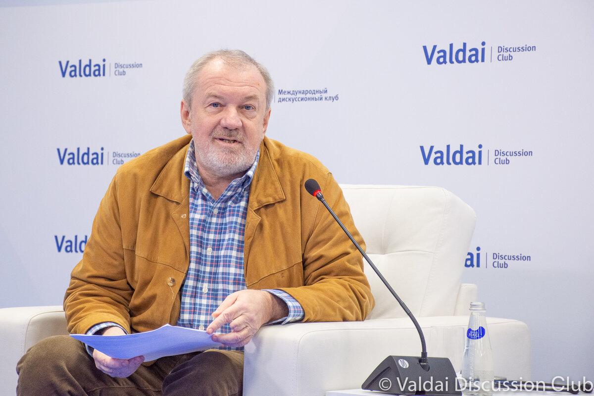 Медиаменеджер Андрей Быстрицкий, руководитель Фонда развития и поддержки дискуссионного клуба "Валдай": «Все отмечают, что ежегодные Валдайские заседания чем-то напоминают нотные листы Ференца Листа, который писал пометки для музыкантов». 