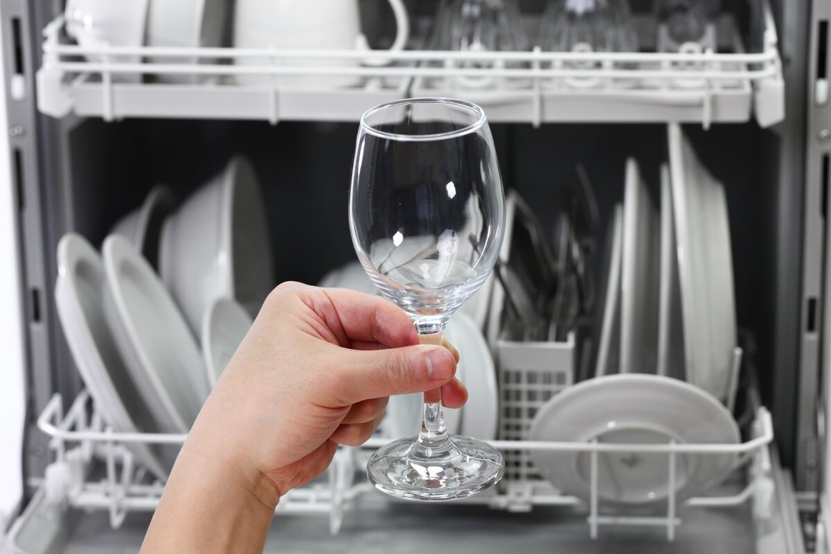 Как правильно мыть бокалы: секреты стеклянного перезвона