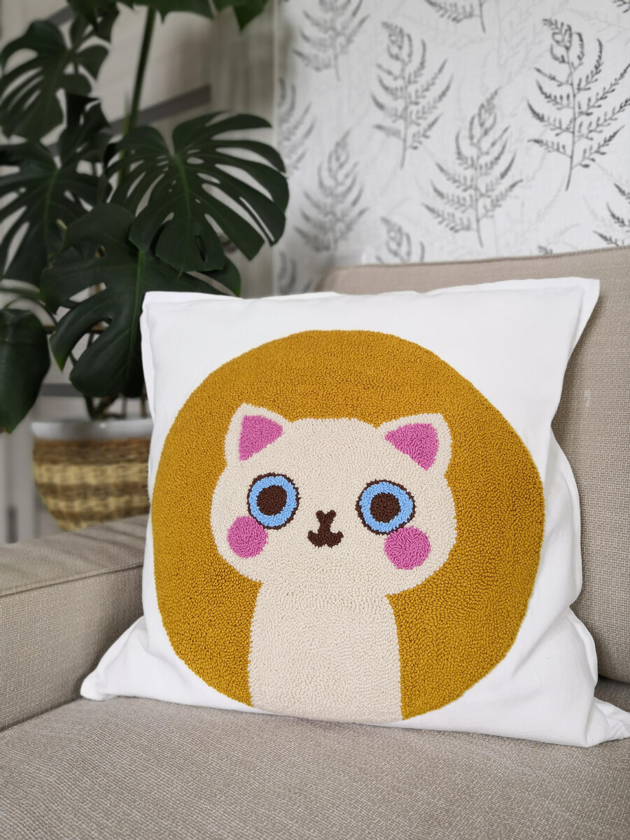 Кот. Живет у родителей мужа