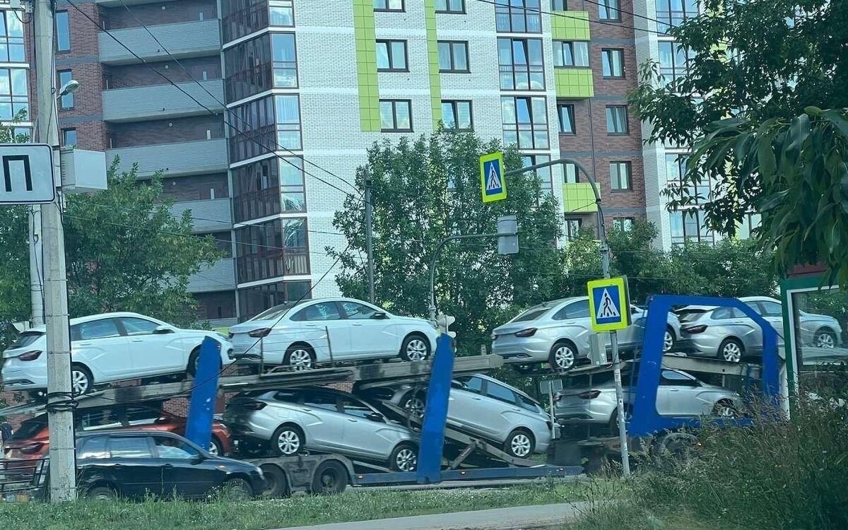 Новые Весты NG - в сети ходят фото с автовозами, а между тем...