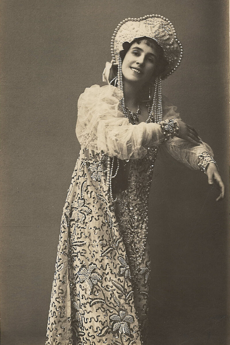 Матильда Кшесинская в костюме «Русской». Фото: Helene de Mrozovsky, 1910-е (ГЦТМ им. А. Бахрушина).