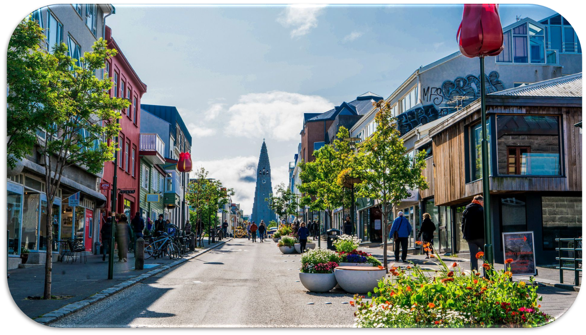 Источник изображения: https://wegotrip.com/imgproxy/insecure/g:sm/plain/?url=local:/world/iceland-4436790_1920.jpg