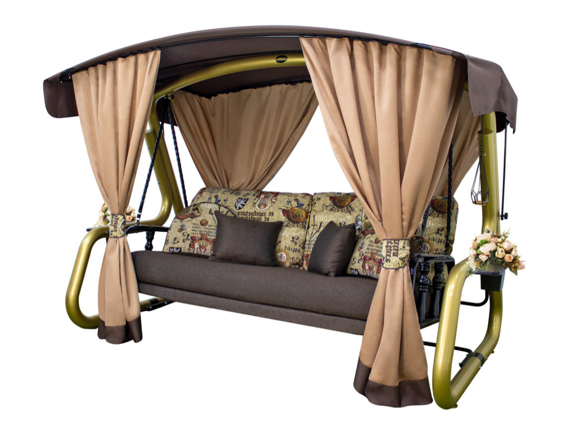 На фото: садовые качели "Эгоист" золотой