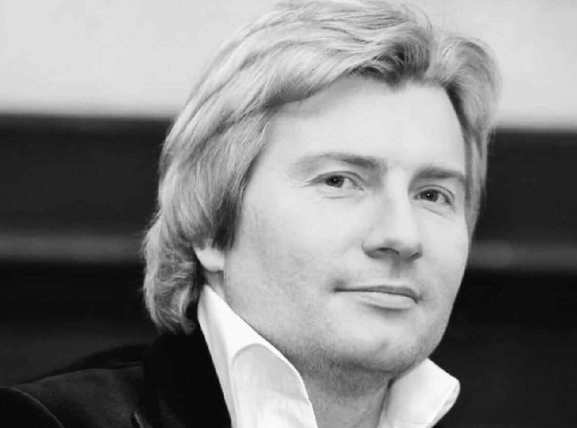 николай басков. панайотов александр в молодостт. дмитрий назаров. эдуард анатольевич хиль. самый молодой народный артист.