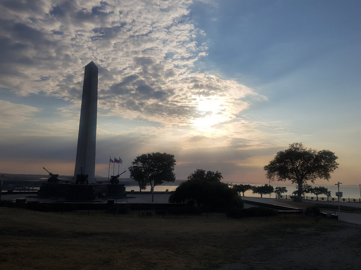 Керчь. Митридат. Вы тоже это видите? Когда даже небо Za нас. Фото автора. 