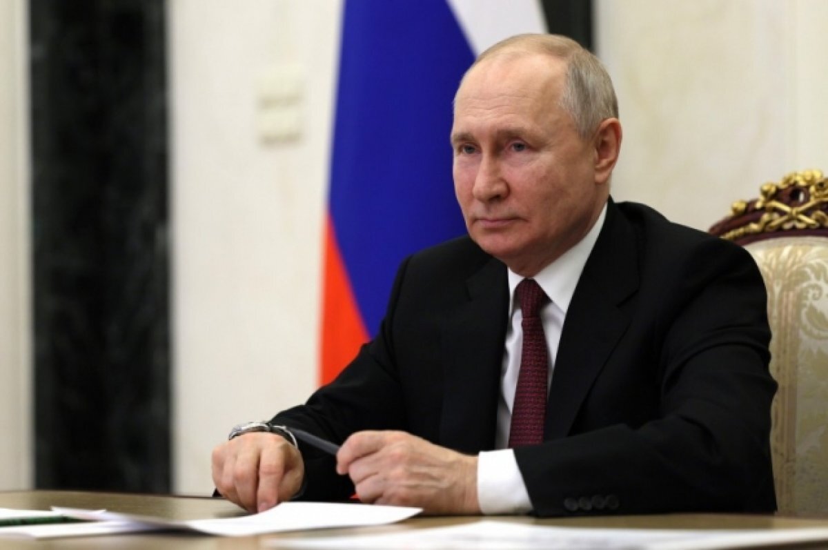    Почетные звания четырем свердловчанам присвоил Владимир Путин