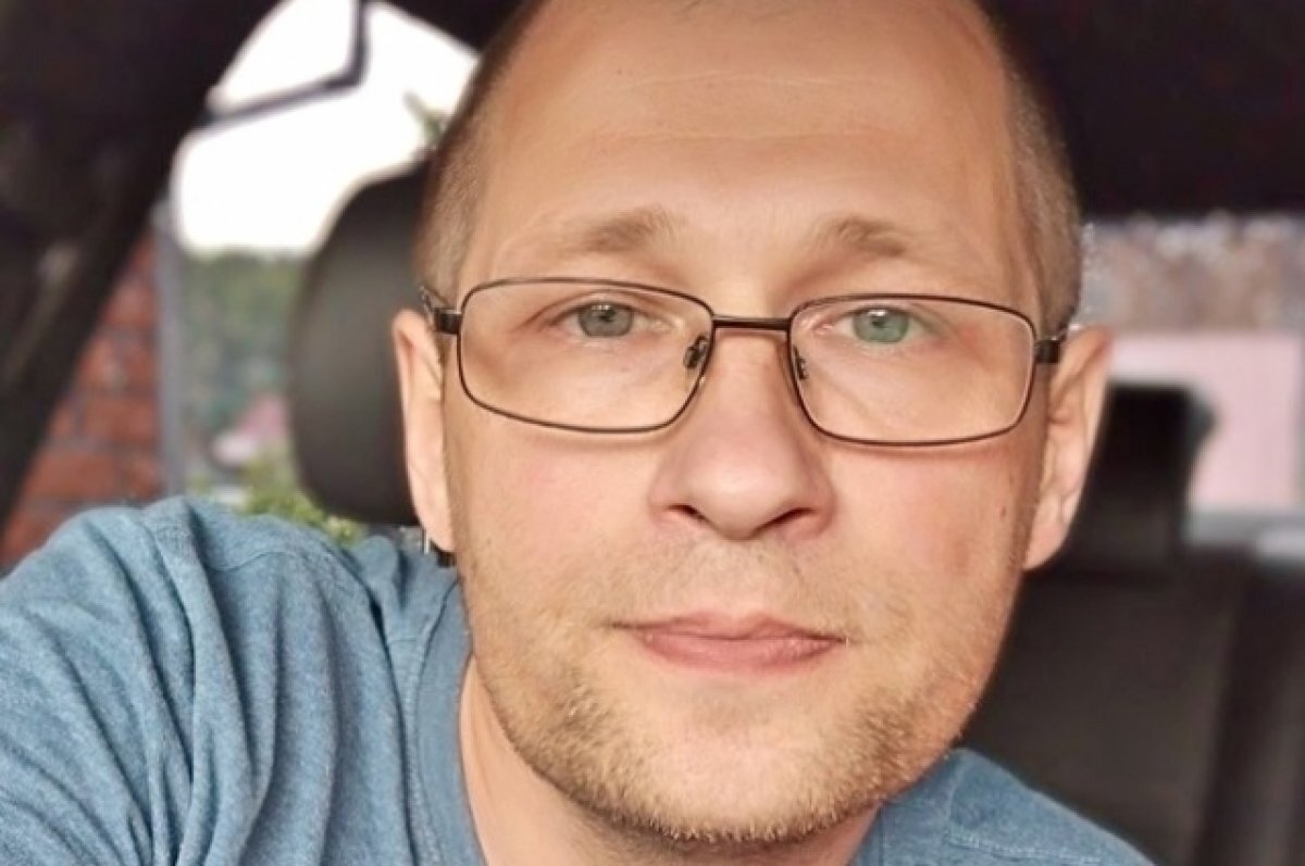     Долгое время Александр Ежов работал на Березниковском содовом заводе, трудился водителем в военизированном газоспасательном отряде.