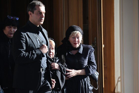    Александра Пахмутова после церемонии прощания с поэтом Николаем Добронравовым в Концертном зале имени Чайковского.