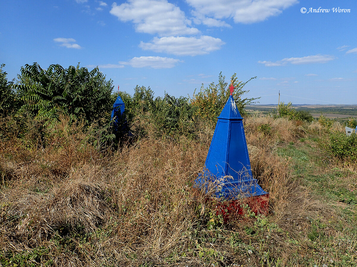 Одна из братских могил