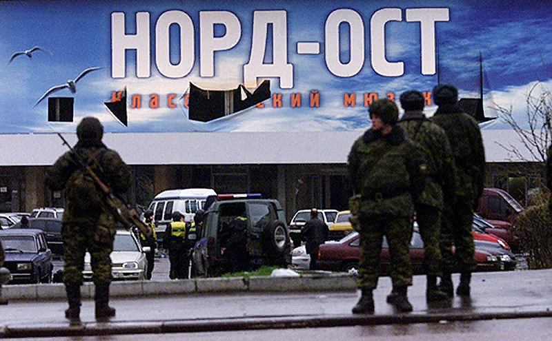 Террористы 23 октября 2002 года на Дубровке Фото: Валерий Мельников / КоммерсантЪ