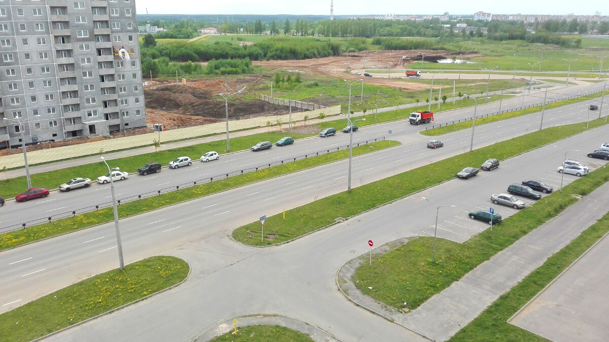 Новый спальный район Витебска, видно как все ровняется с землей.