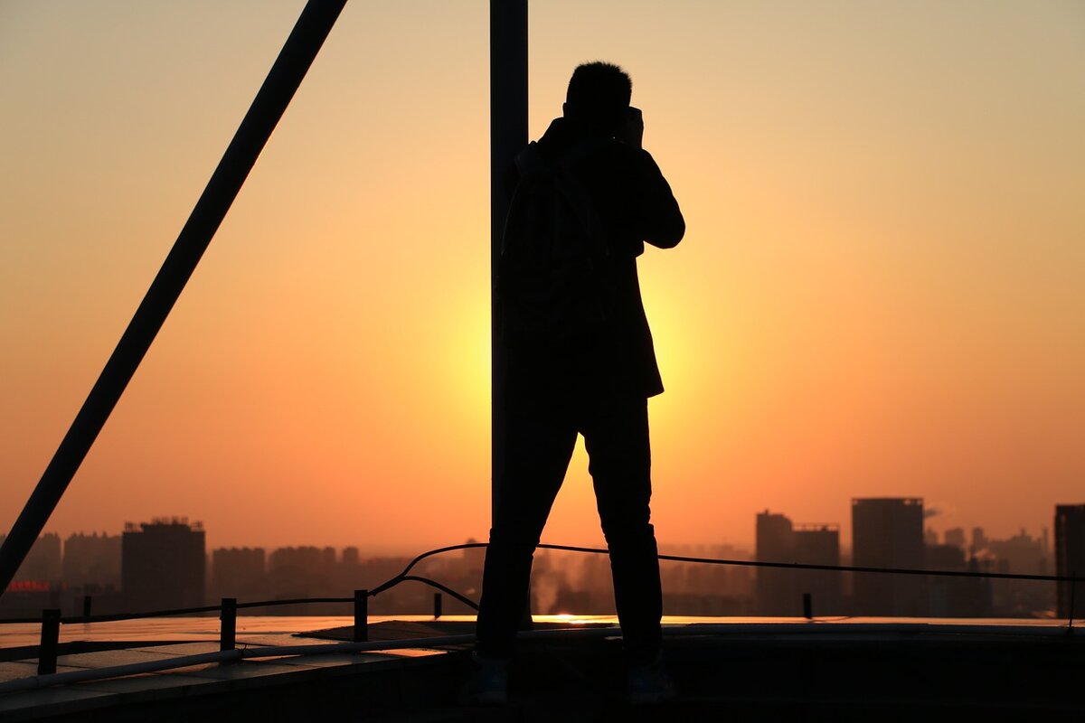 https://pixabay.com/el/photos/high-%CE%B1%CF%8D%CE%BE%CE%B7%CF%83%CE%B7-%CE%B7%CE%BB%CE%B9%CE%BF%CE%B2%CE%B1%CF%83%CE%AF%CE%BB%CE%B5%CE%BC%CE%B1-silhouette-1886670/