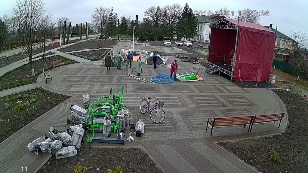 Монтаж сцены в станице Новобейсугской Выселковского района Краснодарского края.