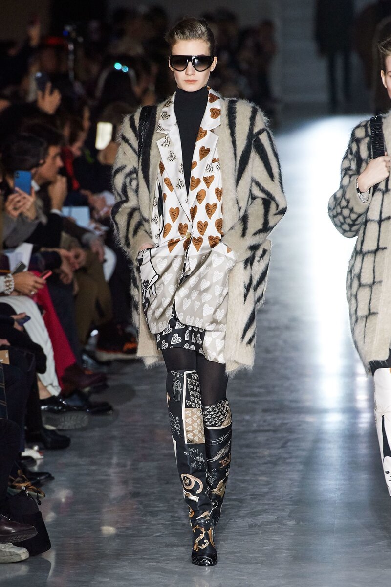 vogue.com/fashion-shows