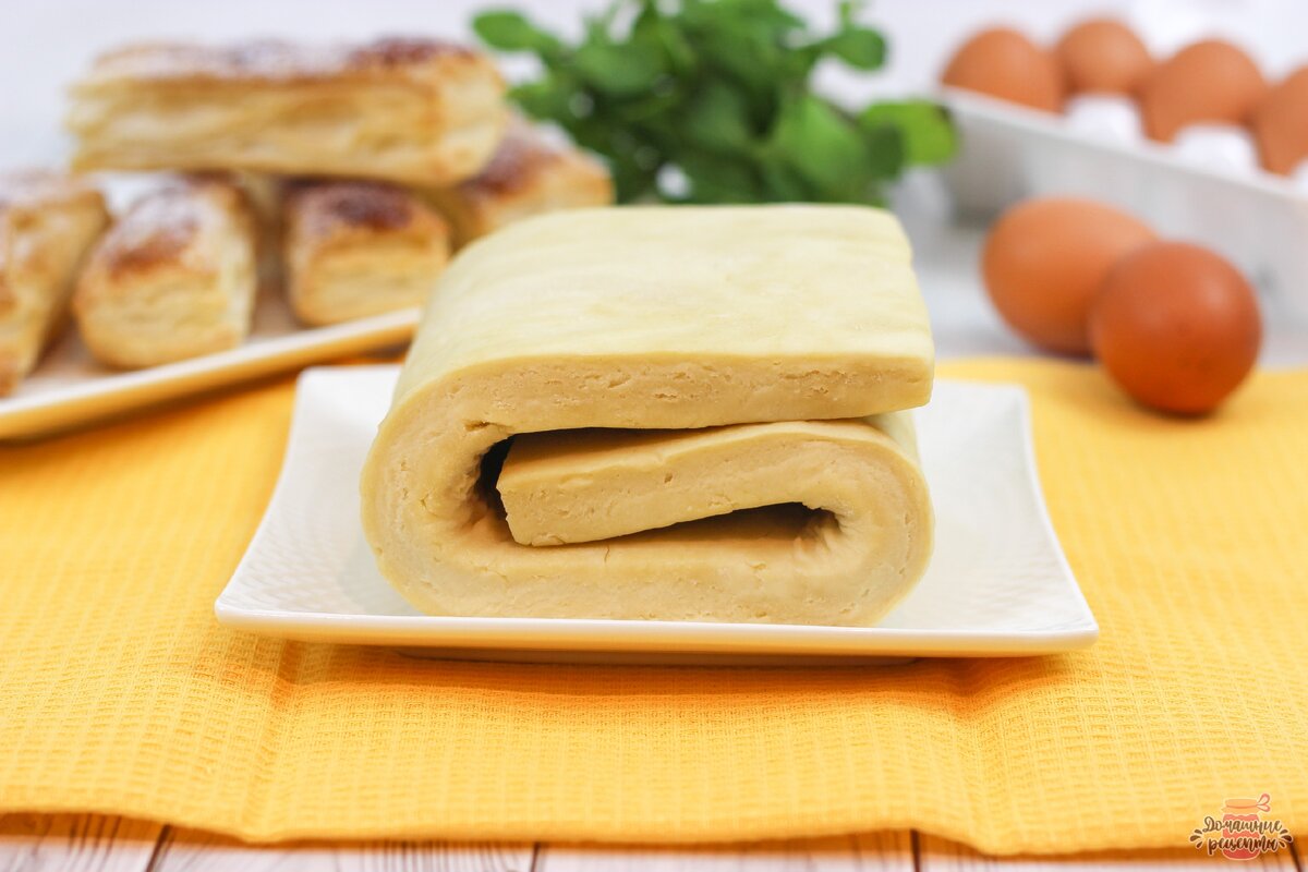 Слоеное тесто за 15 минут. Бстрое слоеное тес о эа 15 м нут. Быстрое слоёное тесто за 15 минут для пиццы. Тесто за 15 минут фото. Слойки с яблоками.