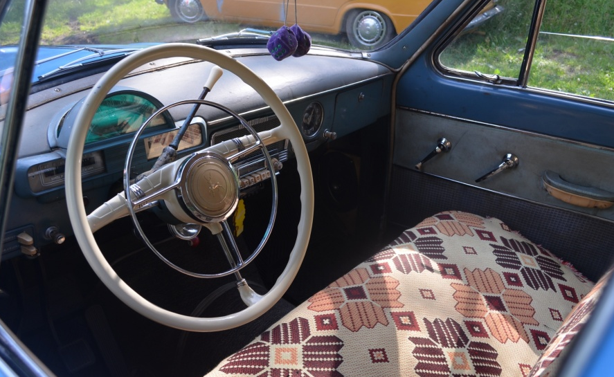 (вот так все выглядит в салоне на данный момент у ГАЗ-21)