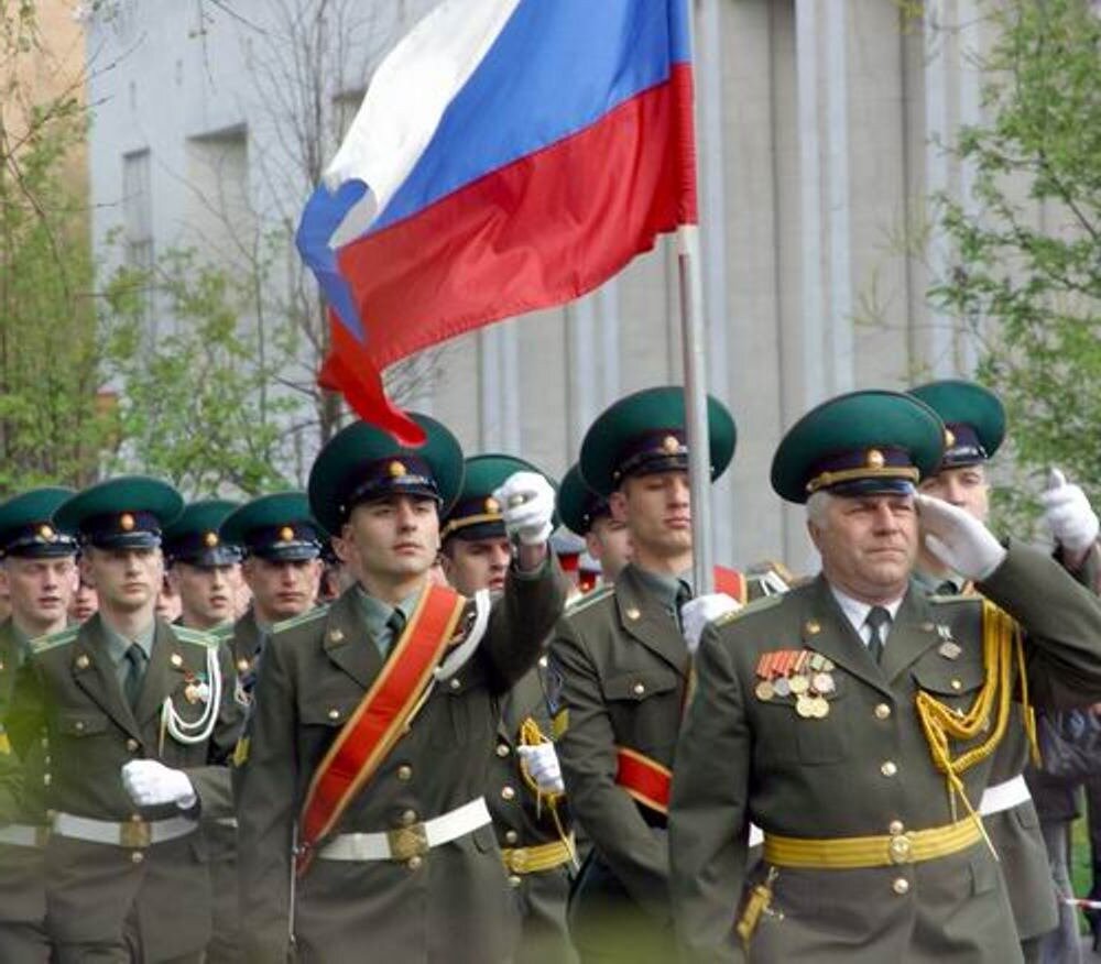 Защитники родины. Защитник Отечества мир на земле вода в роднике. День защитника Отечества в наши дни. День героев армия. Фото к проекту защитников.