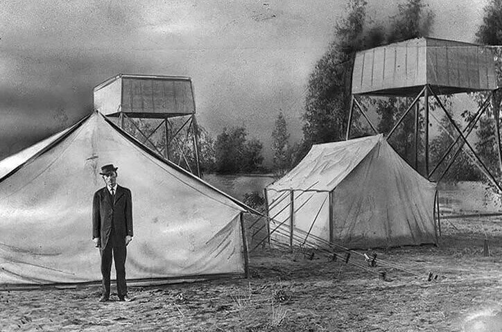 Чарльз Хэтфилд (1875-1958) американец, который сумел выстроить бизнес на продаже дождя. Эксперименты с созданием искусственных условий для возникновения дождя стали делом его жизни.-5