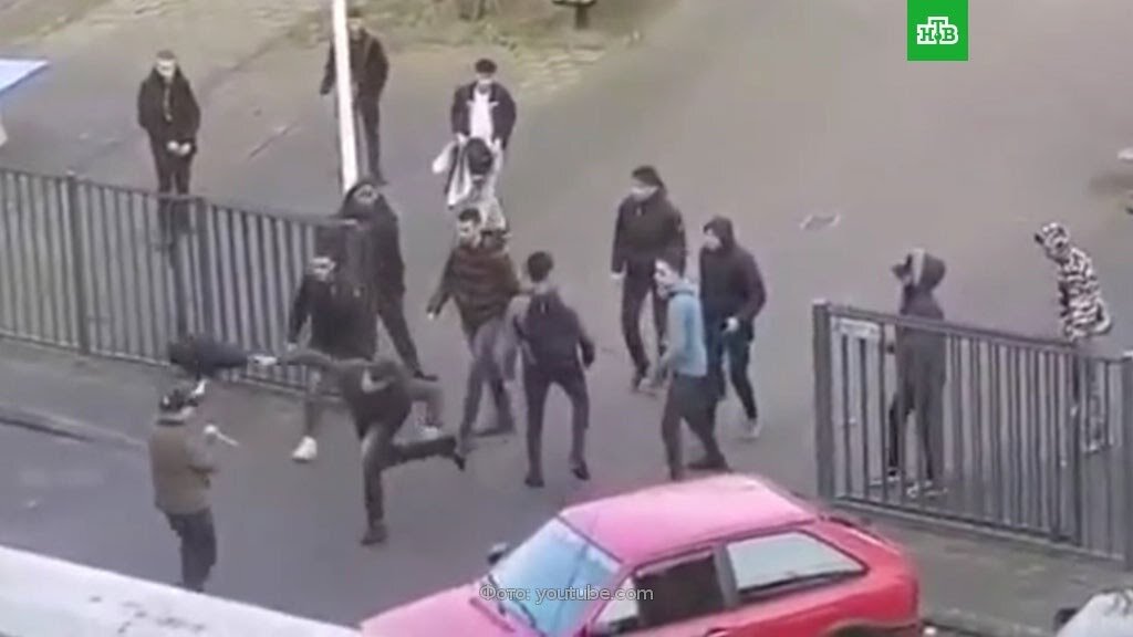 Видео о Казахстане когда напали на школу.