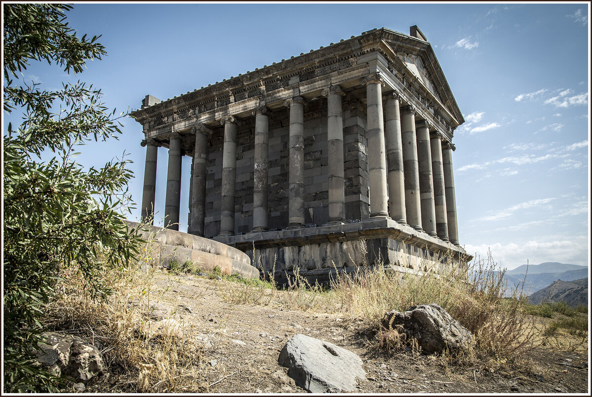 Языческий храм Гарни