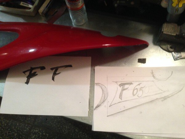 На верстаке в своем гаражике делаю примерку