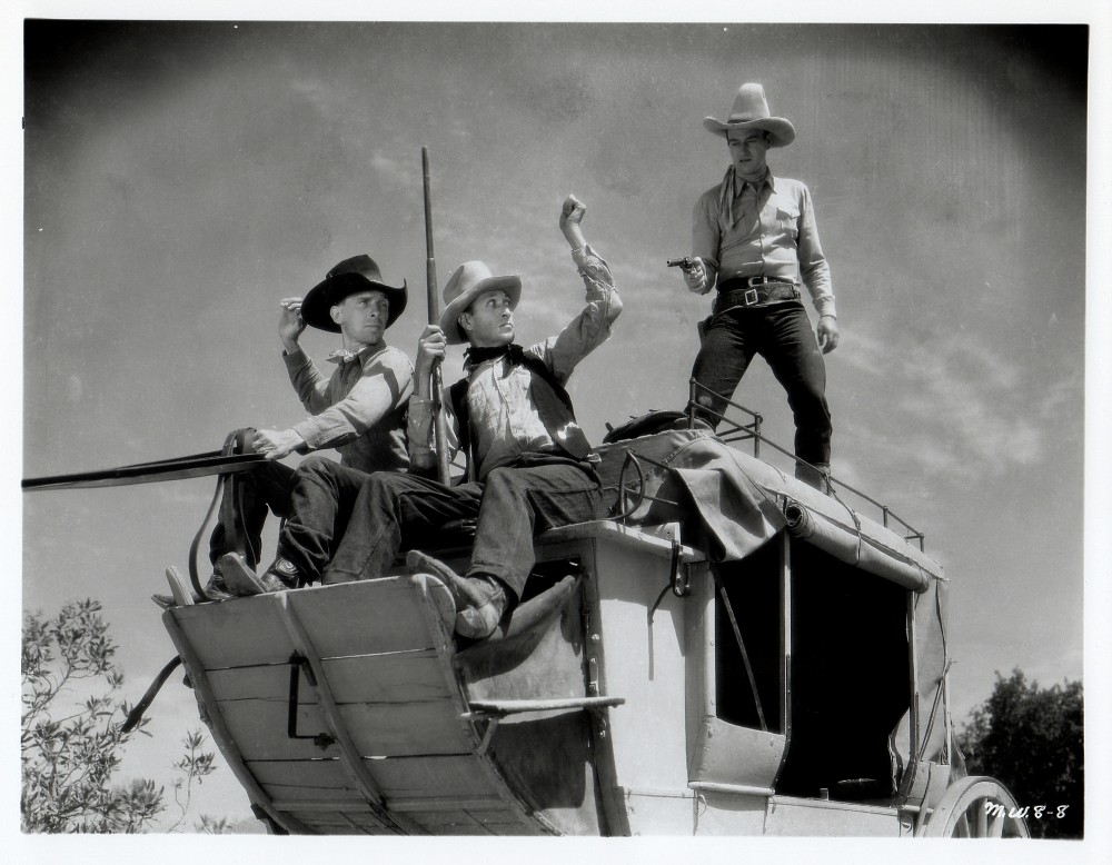 парная йога. миссионерская позиция. банд одесса яблочко. классическая поза. рабоче крестьянская поза.