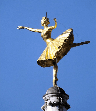 Купол театра Виктория палас в Лондоне . Лондон Блогер Лидия