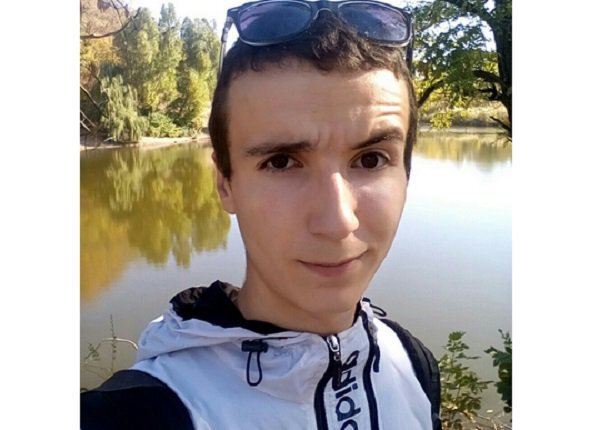  Глеб Губенко перестал выходить на связь с 29 марта.

В Шахтах ищут пропавшего 23-летнего парня, родом из Донецка (ДНР). Глеб Губенко не отвечает на звонки с 29 марта.
