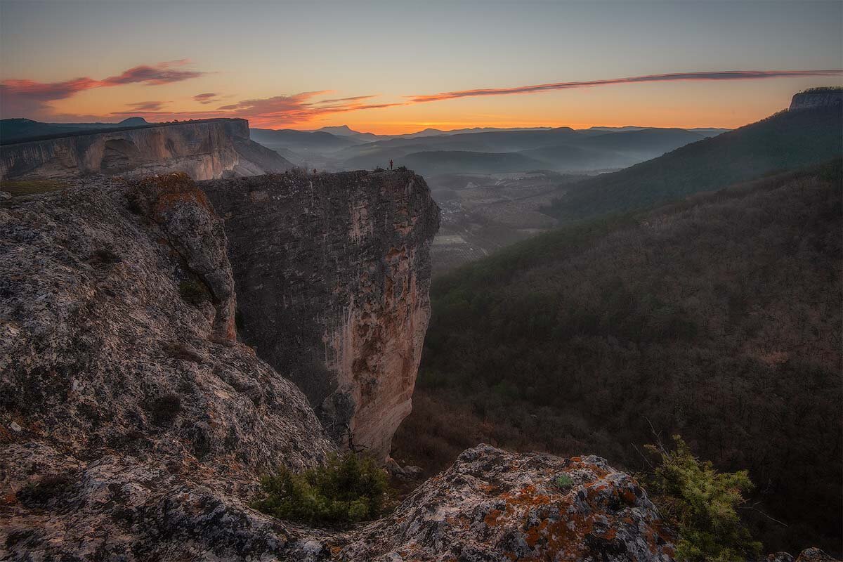 Рассвет в Алимовой балке. Фото сделано во время фототура в марте на цветение сон-травы