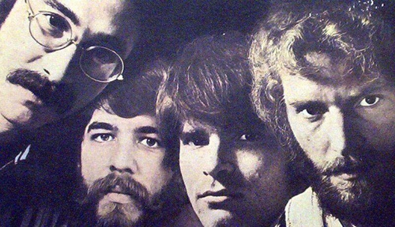 Слева направо: Стю Кук, Дуг Клиффорд, Джон Фогерти, Том Фогерти (ссылка на фото: https://www.buscadero.com/wp-content/uploads/2016/05/ccr-800x460.jpg)