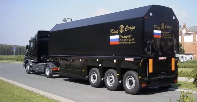 
Стекловоз иногда называют «джамбовоз» — от слова Jumbo, что в переводе с английского означает «огромный»