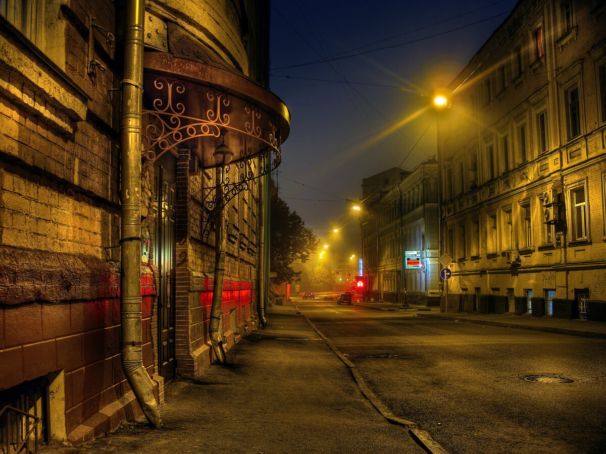 фото взято из предложенных Яндекс картинки https://s1.1zoom.ru/big3/641/Moscow_Russia_Houses_505624.jpg